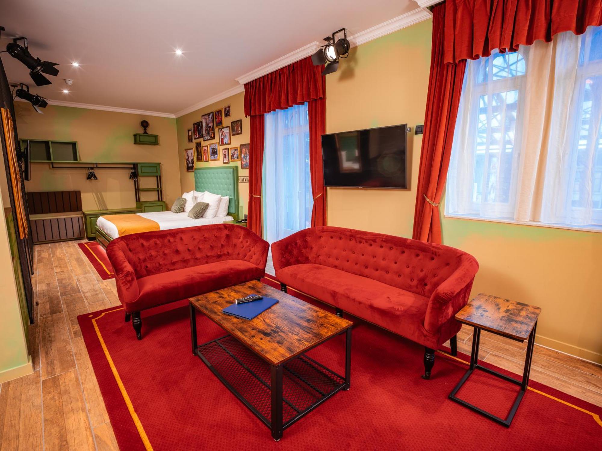 Theater Hotel 德帕内 外观 照片