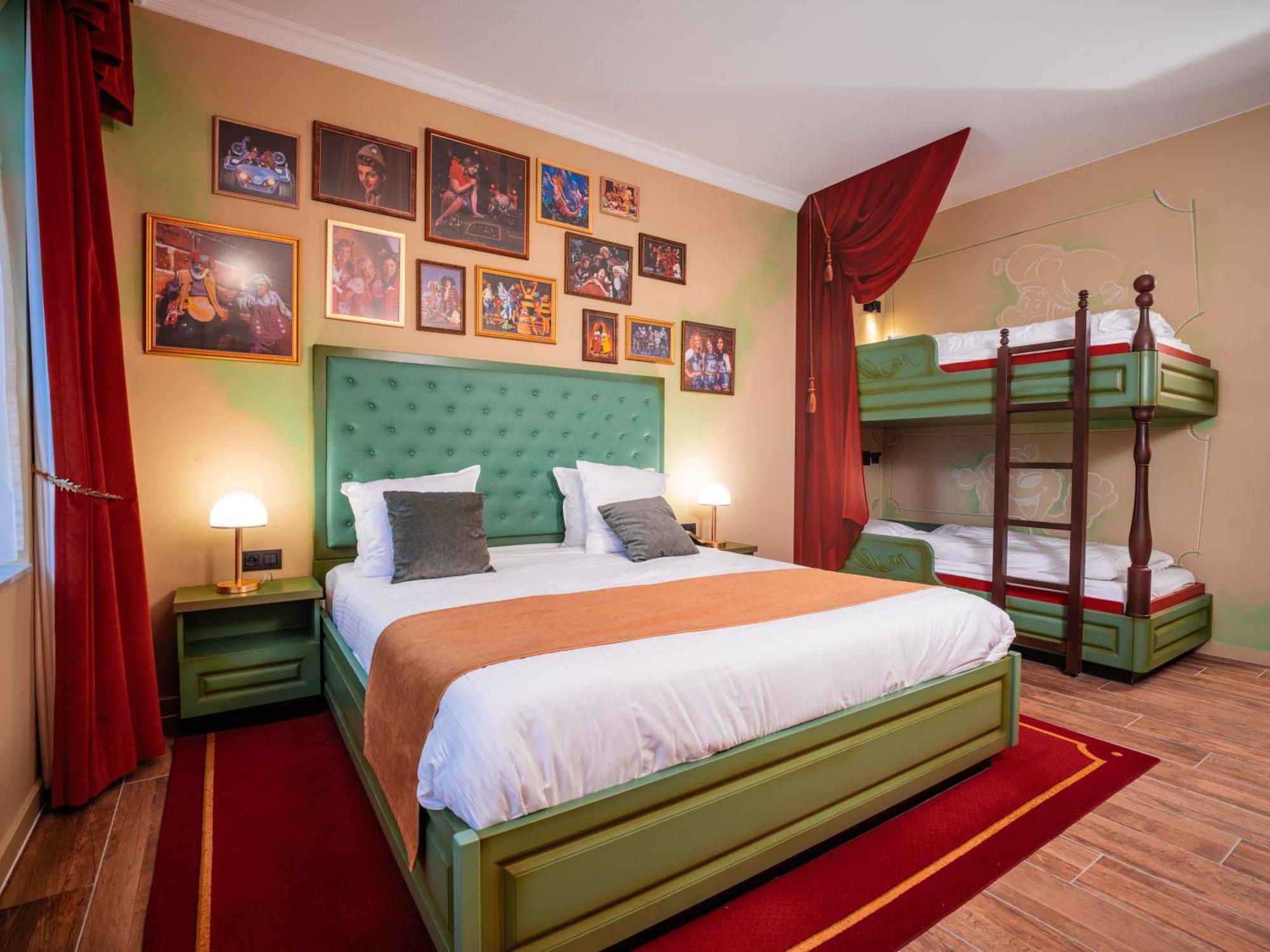 Theater Hotel 德帕内 外观 照片
