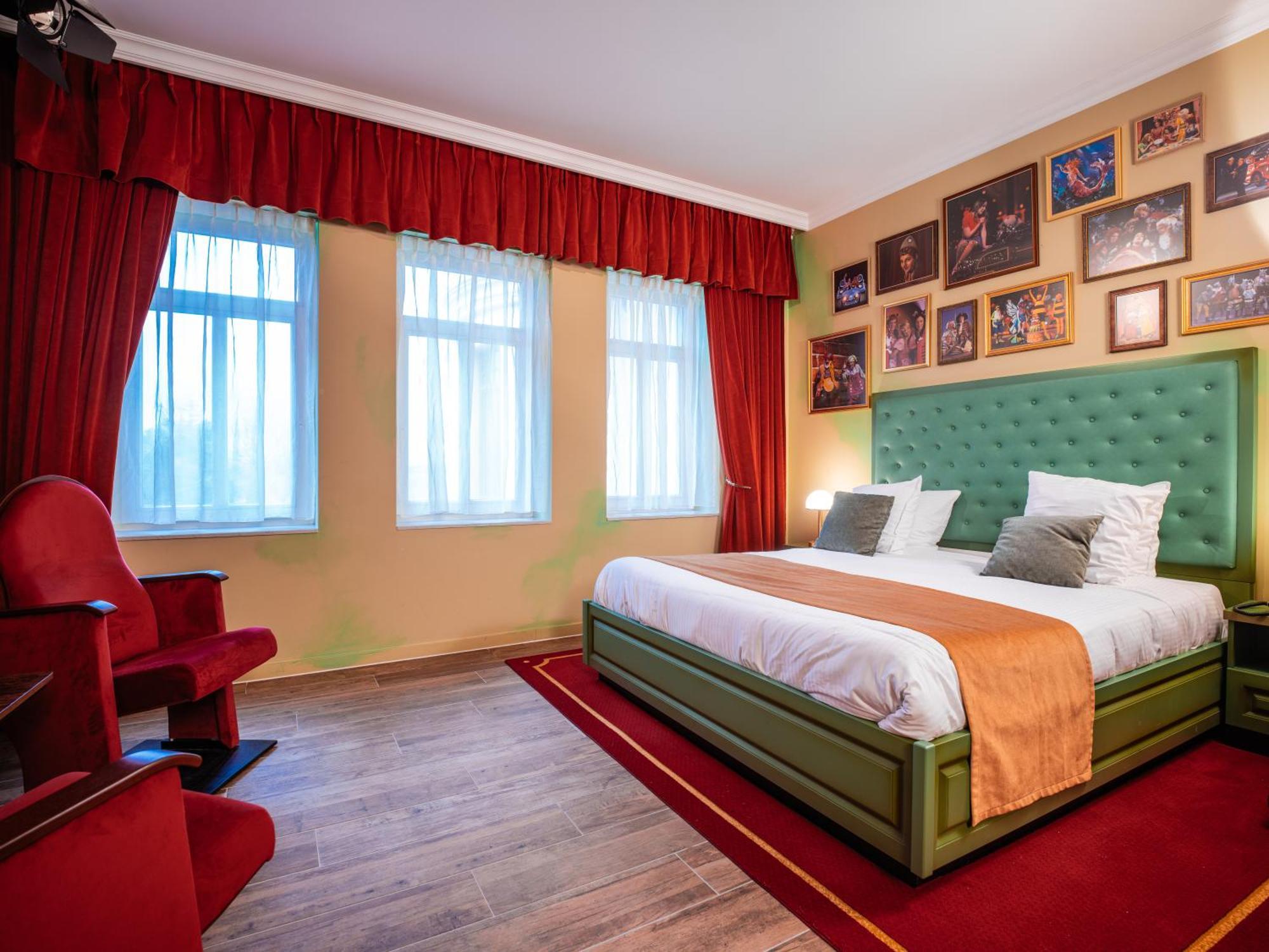 Theater Hotel 德帕内 外观 照片